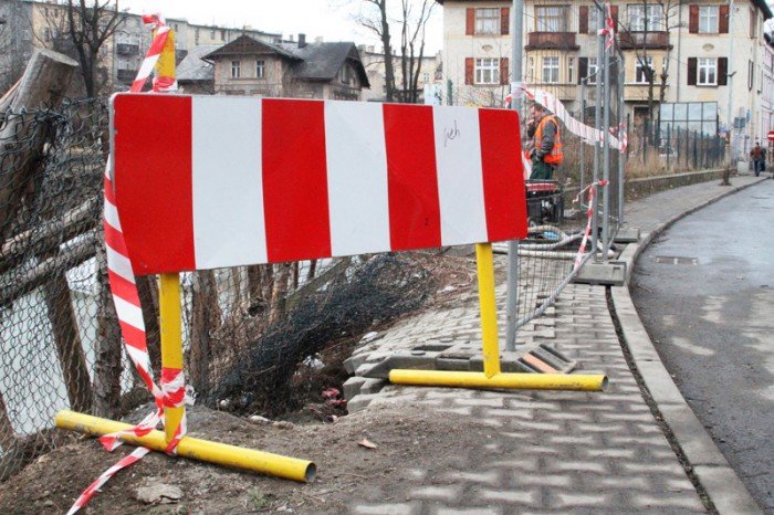 znika-wreszcie-wielka-dziura-w-centrum-miasta-foto-50638