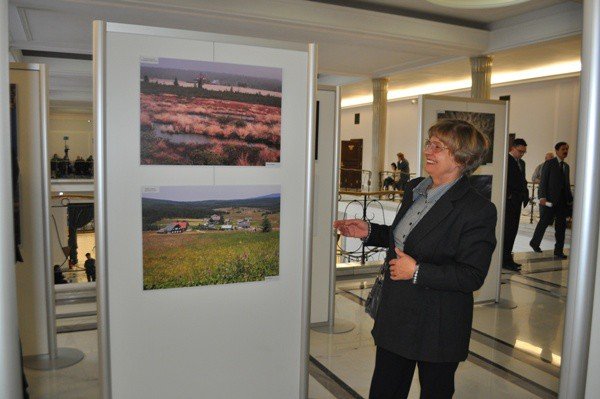 izery-w-sejmie-rzucaja-na-kolana-foto-50661