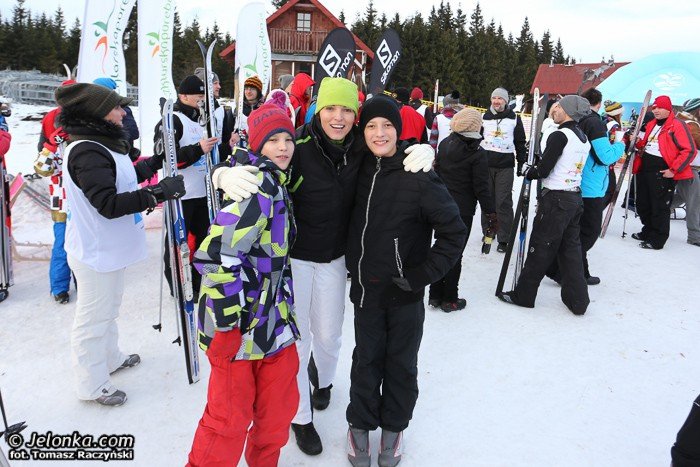szalona-sztafeta-gwiazd-na-biegowkach-foto-50669