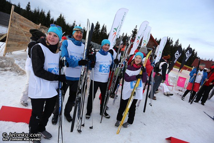 szalona-sztafeta-gwiazd-na-biegowkach-foto-50669