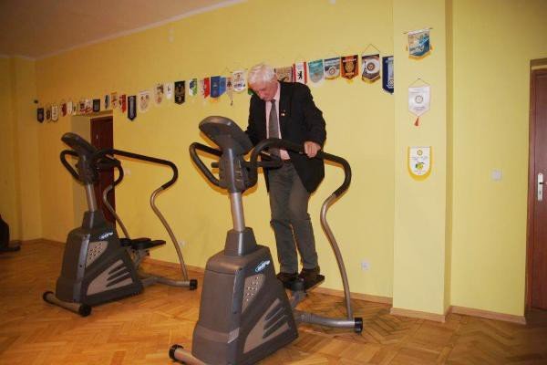 rotarianski-gubernator-wesprze-seniorow-i-dzieci-foto-50748