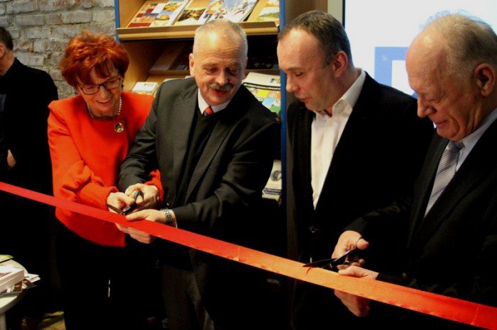 nowa-informacja-turystyczna-na-placu-ratuszowym-foto-50793