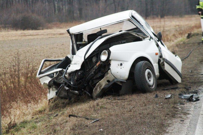 zderzenie-audi-i-golfa-jedna-osoba-w-szpitalu-foto-50858