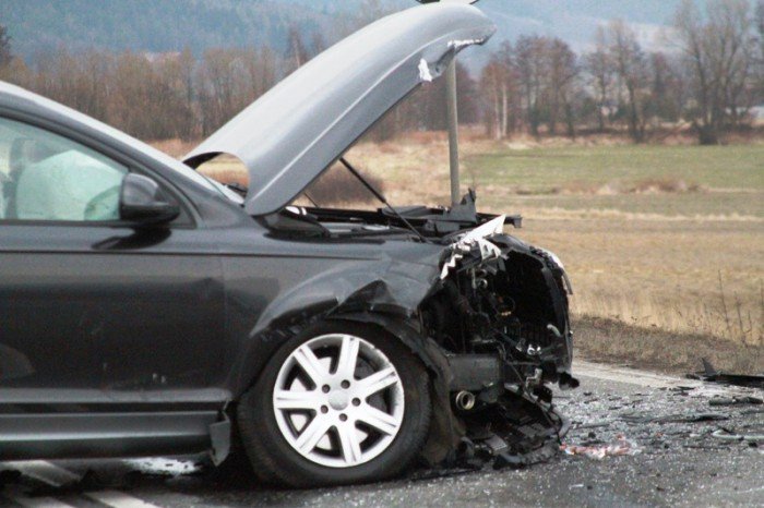 zderzenie-audi-i-golfa-jedna-osoba-w-szpitalu-foto-50858