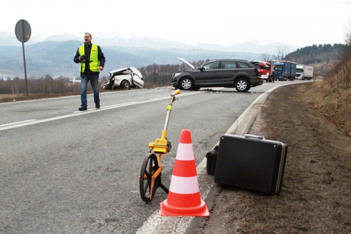 zderzenie-audi-i-golfa-jedna-osoba-w-szpitalu-foto-50858