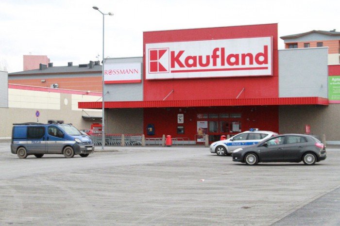 w-jeleniogorskim-kauflandzie-bomby-nie-byo-aktualizacja-foto-50880