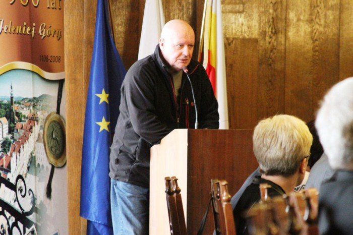 awantura-o-likwidacje-szko-w-ktorych-nie-uczono-foto-50887