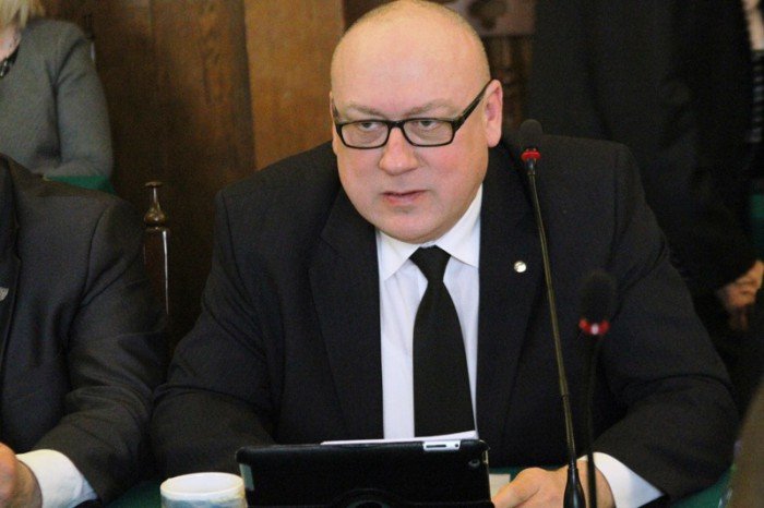 awantura-o-likwidacje-szko-w-ktorych-nie-uczono-foto-50887