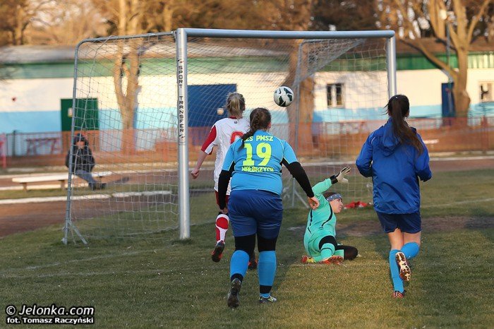 lekcja-futbolu-dla-orliczek-foto-50895