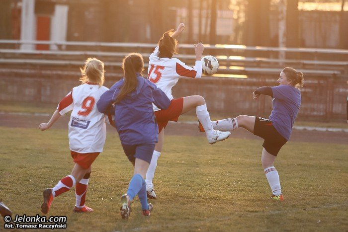 lekcja-futbolu-dla-orliczek-foto-50895