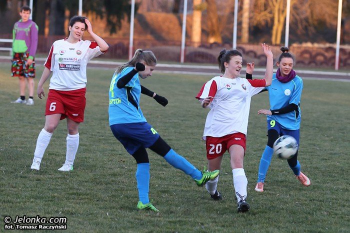 lekcja-futbolu-dla-orliczek-foto-50895