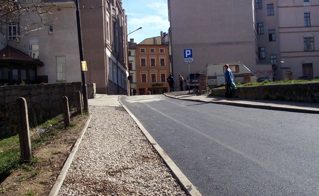 jelenia-jak-po-stole-5091
