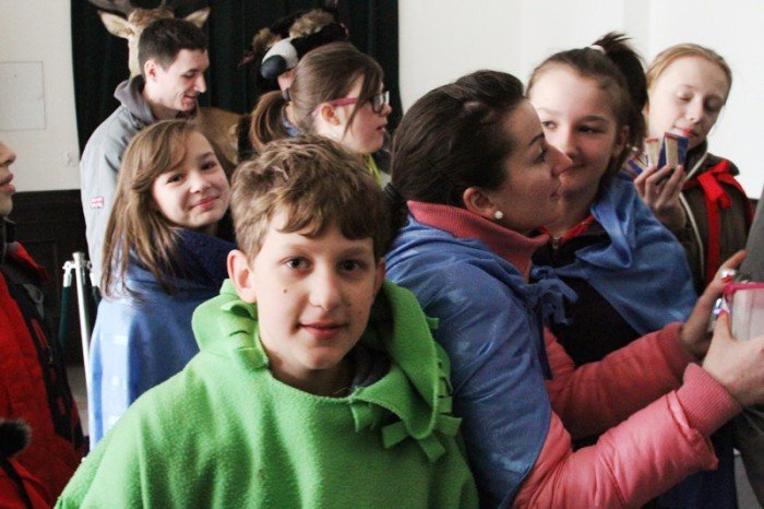 poswiecili-swoje-ferie-zimowe-na-rzecz-ubogich-dzieci-foto-50940