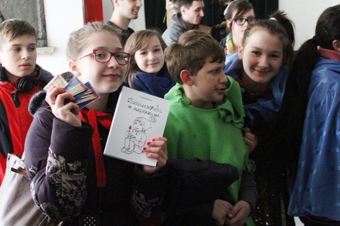 poswiecili-swoje-ferie-zimowe-na-rzecz-ubogich-dzieci-foto-50940