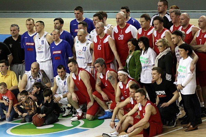 koszykarze-charytatywnie-dla-bartka-foto-50962