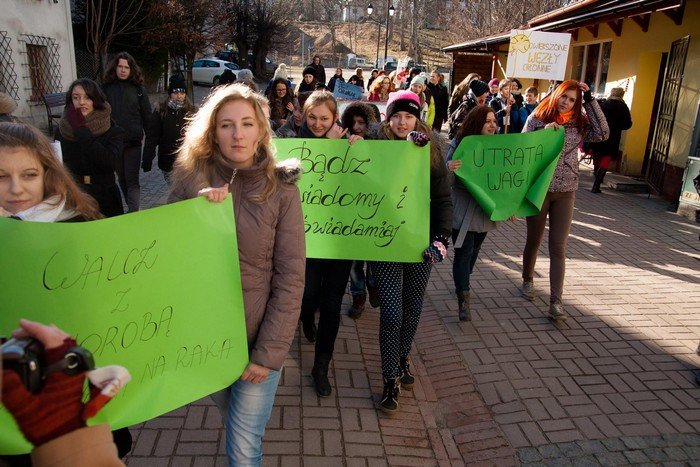 licealisci-z-kowar-maja-haka-na-raka-foto-51023