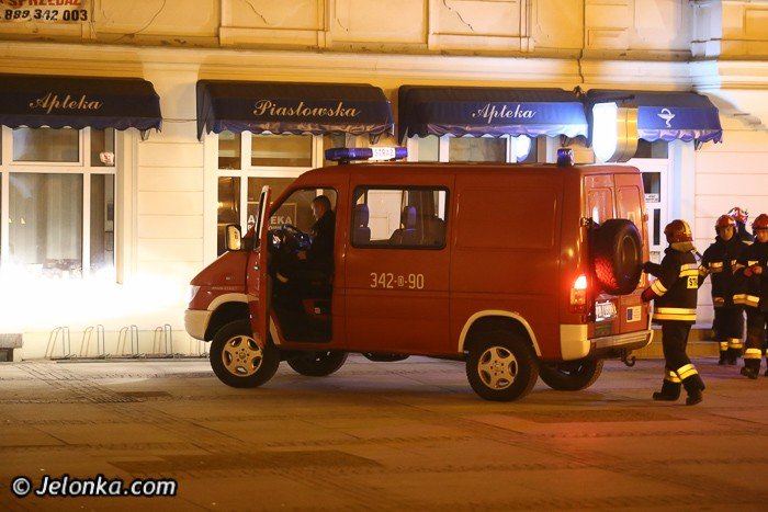 desperat-na-placu-piastowskim-grozi-ze-sie-zabije-foto-51040