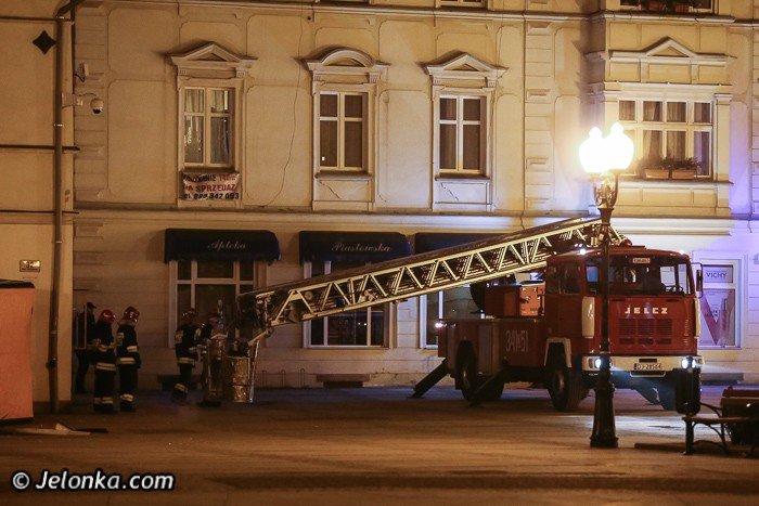 desperat-na-placu-piastowskim-grozi-ze-sie-zabije-foto-51040