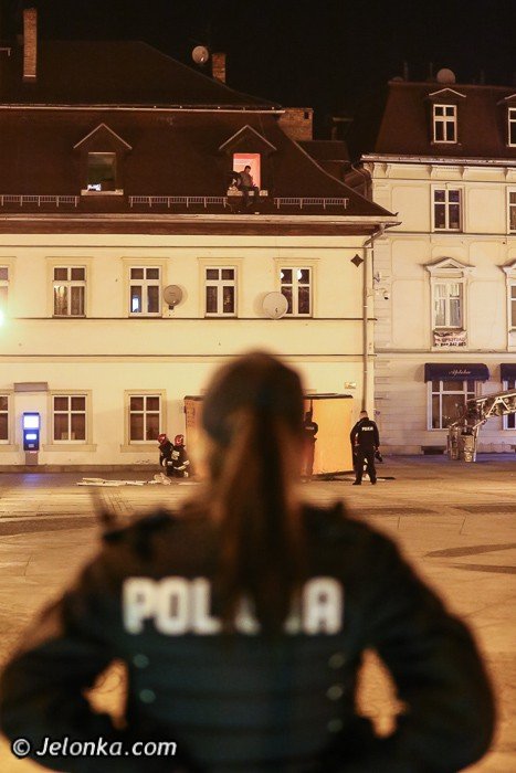 desperat-na-placu-piastowskim-grozi-ze-sie-zabije-foto-51040