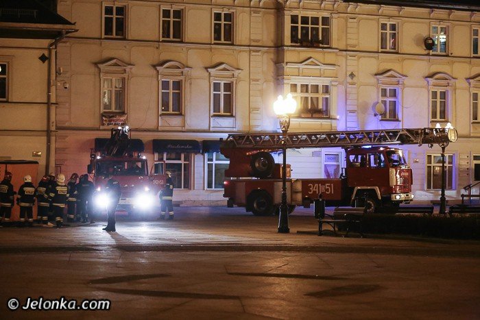 desperat-na-placu-piastowskim-grozi-ze-sie-zabije-foto-51040