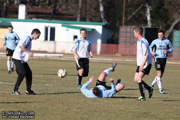 karkonosze-pewnie-pokonuja-olimpie-foto-51043