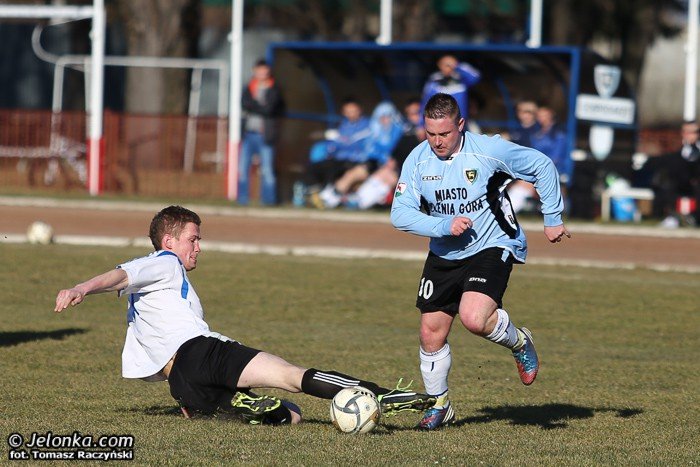 karkonosze-pewnie-pokonuja-olimpie-foto-51043