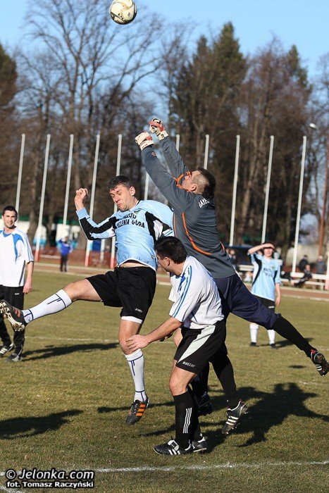 karkonosze-pewnie-pokonuja-olimpie-foto-51043