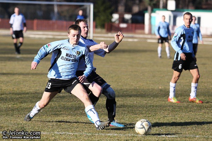karkonosze-pewnie-pokonuja-olimpie-foto-51043