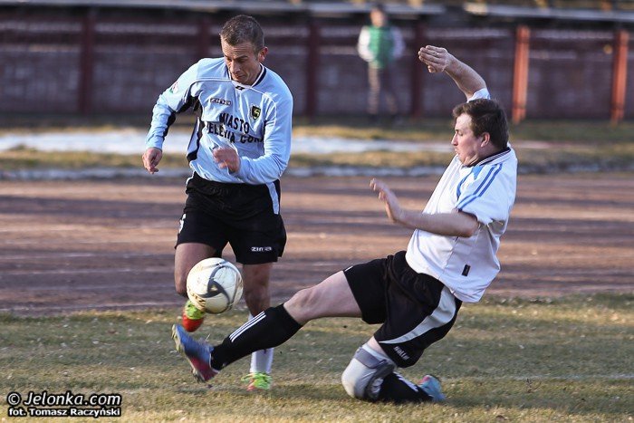 karkonosze-pewnie-pokonuja-olimpie-foto-51043