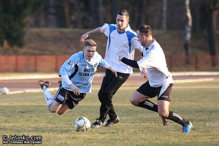 karkonosze-pewnie-pokonuja-olimpie-foto-51043