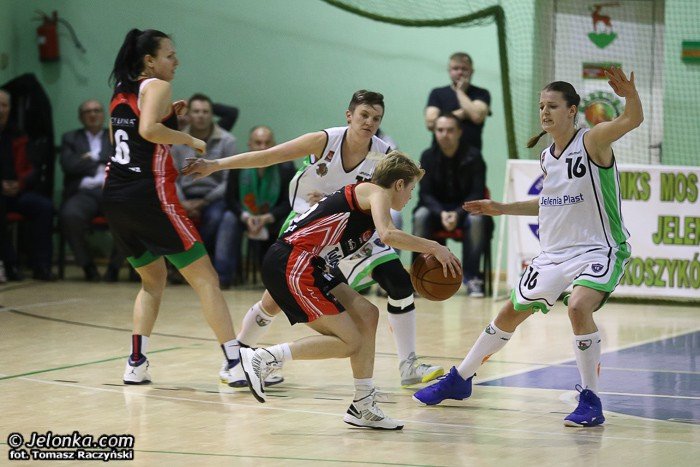 koszykarki-walczyy-ale-nie-day-rady-foto-51047