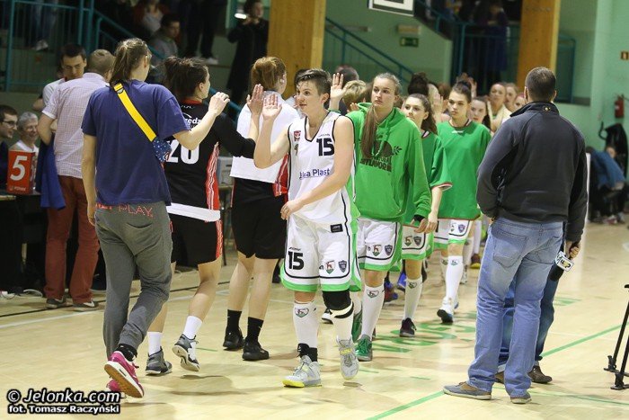 koszykarki-walczyy-ale-nie-day-rady-foto-51047