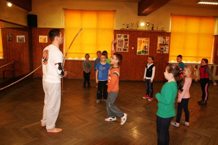 trening-i-zabawa-na-magicznych-zajeciach-w-mdk-foto-51070