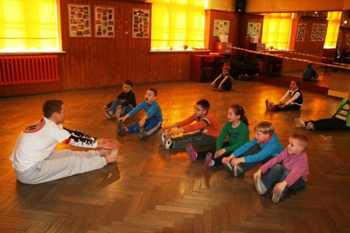 trening-i-zabawa-na-magicznych-zajeciach-w-mdk-foto-51070