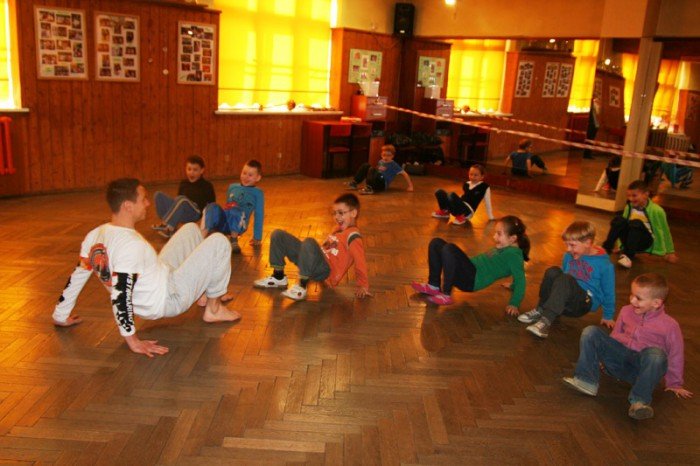 trening-i-zabawa-na-magicznych-zajeciach-w-mdk-foto-51070