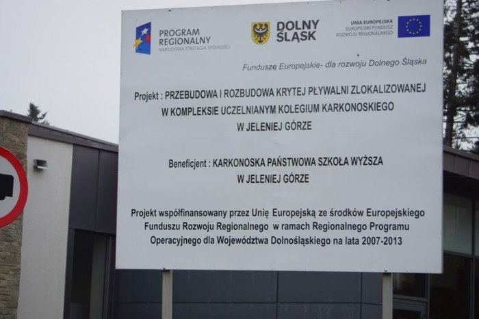 kryty-basen-na-uczelni-niewykorzystany-51202
