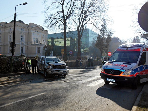 zderzenie-na-niebezpiecznym-skrzyzowaniu-foto-51234