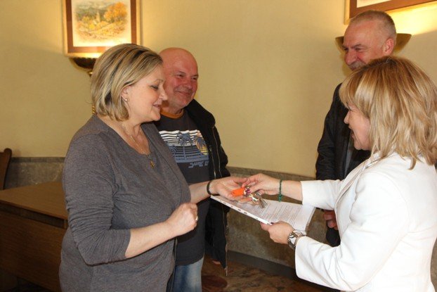 klucze-do-mieszkan-w-nowym-budynku-komunalnym-foto-51268