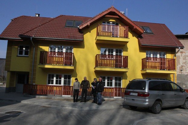 klucze-do-mieszkan-w-nowym-budynku-komunalnym-foto-51268