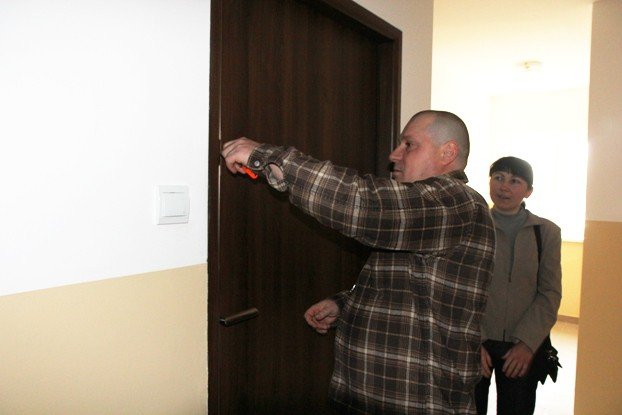 klucze-do-mieszkan-w-nowym-budynku-komunalnym-foto-51268