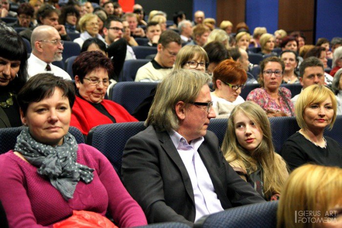 wiszace-ogrody-katarzyny-groniec-urzeky-publicznosc-foto-51296
