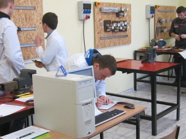 najlepsi-uczniowie-w-zawodzie-sa-w-piechowicach-foto-51312