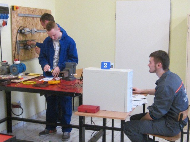najlepsi-uczniowie-w-zawodzie-sa-w-piechowicach-foto-51312