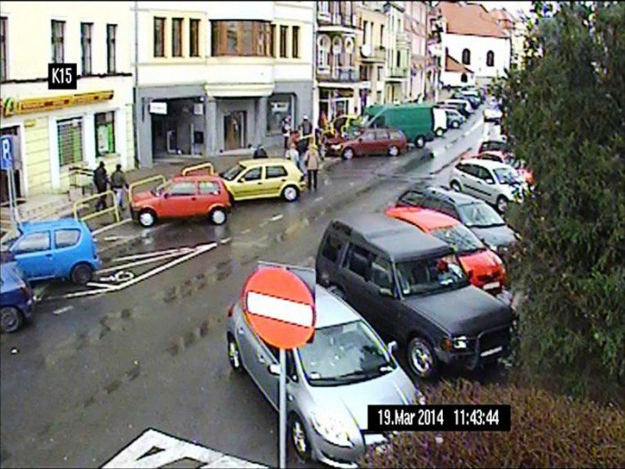 auto-wjechao-w-cukiernie-przy-bankowej-foto-51337