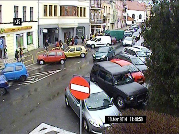 auto-wjechao-w-cukiernie-przy-bankowej-foto-51337