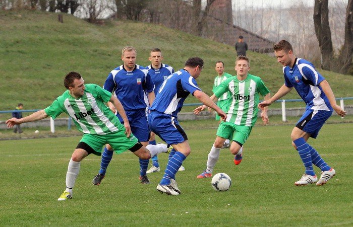 olimpia-wywozi-trzy-punkty-ze-strzegomia-foto-51390