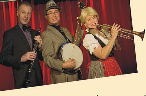 kwiecien-w-teatrze-naszym-w-michaowicach-foto-51498