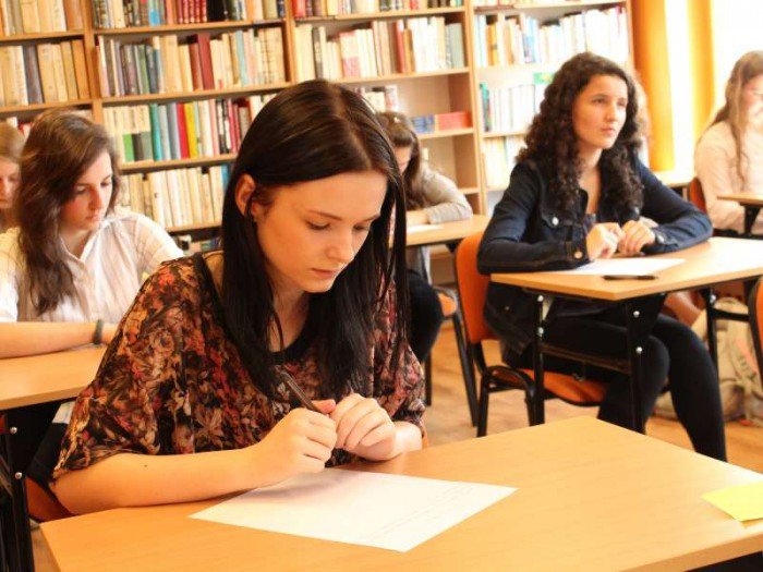 dyktando-dla-gimnazjalistow-z-rzekotka-i-hochsztaplerem-foto-51598