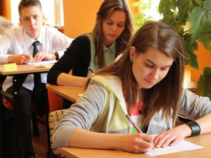 dyktando-dla-gimnazjalistow-z-rzekotka-i-hochsztaplerem-foto-51598