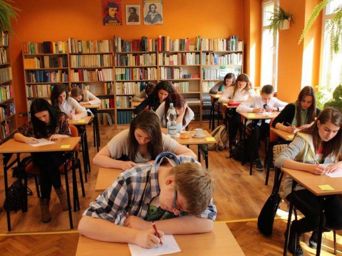 dyktando-dla-gimnazjalistow-z-rzekotka-i-hochsztaplerem-foto-51598